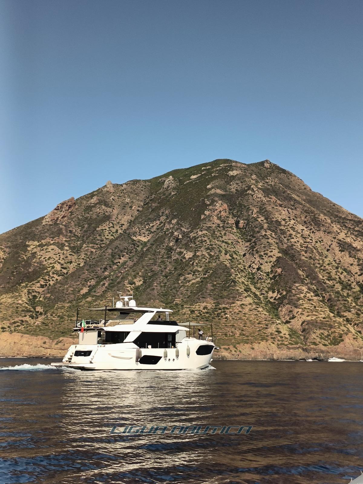 absolute Navetta 68