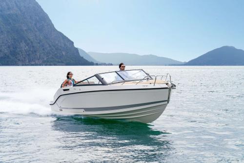 Quicksilver activ 675 cruiser
