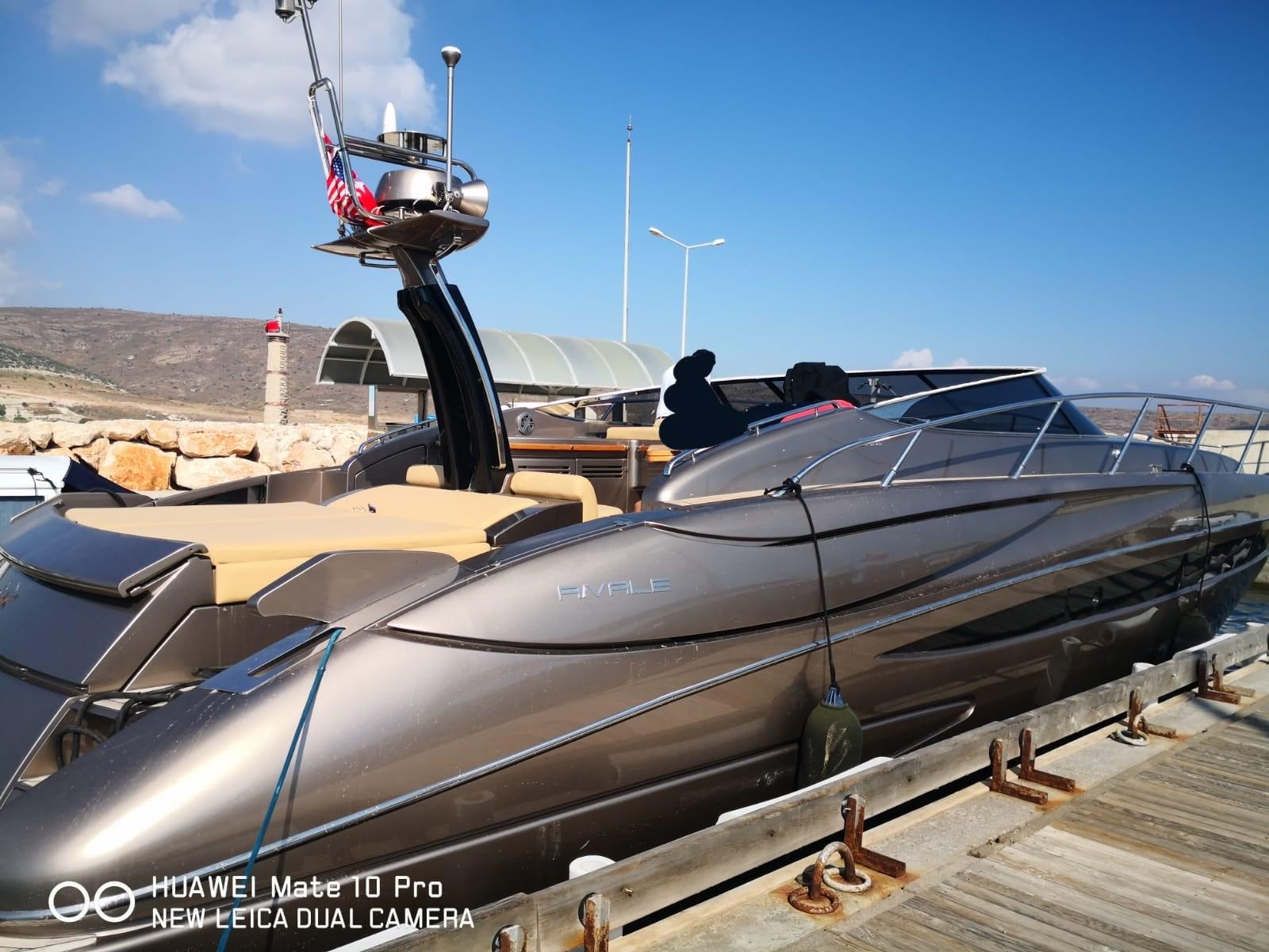 riva 52 rivale