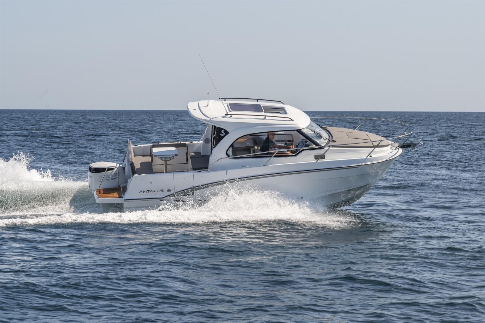 beneteau Antares 8