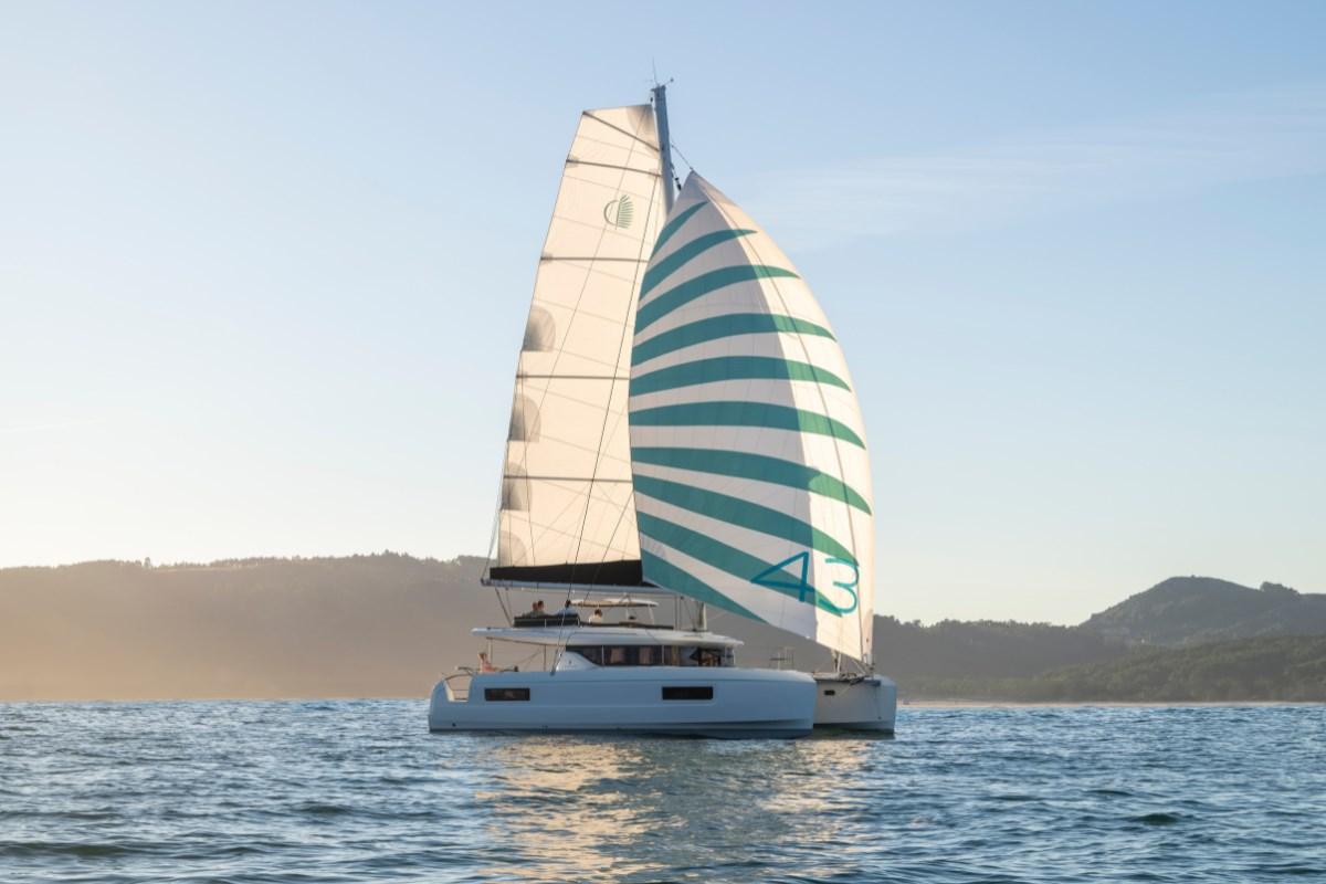 lagoon 43