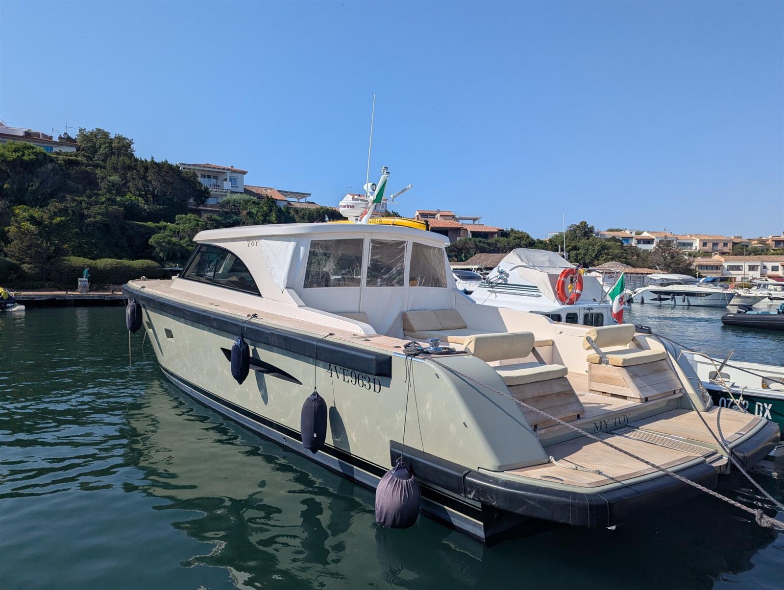 toy marine Tender 47