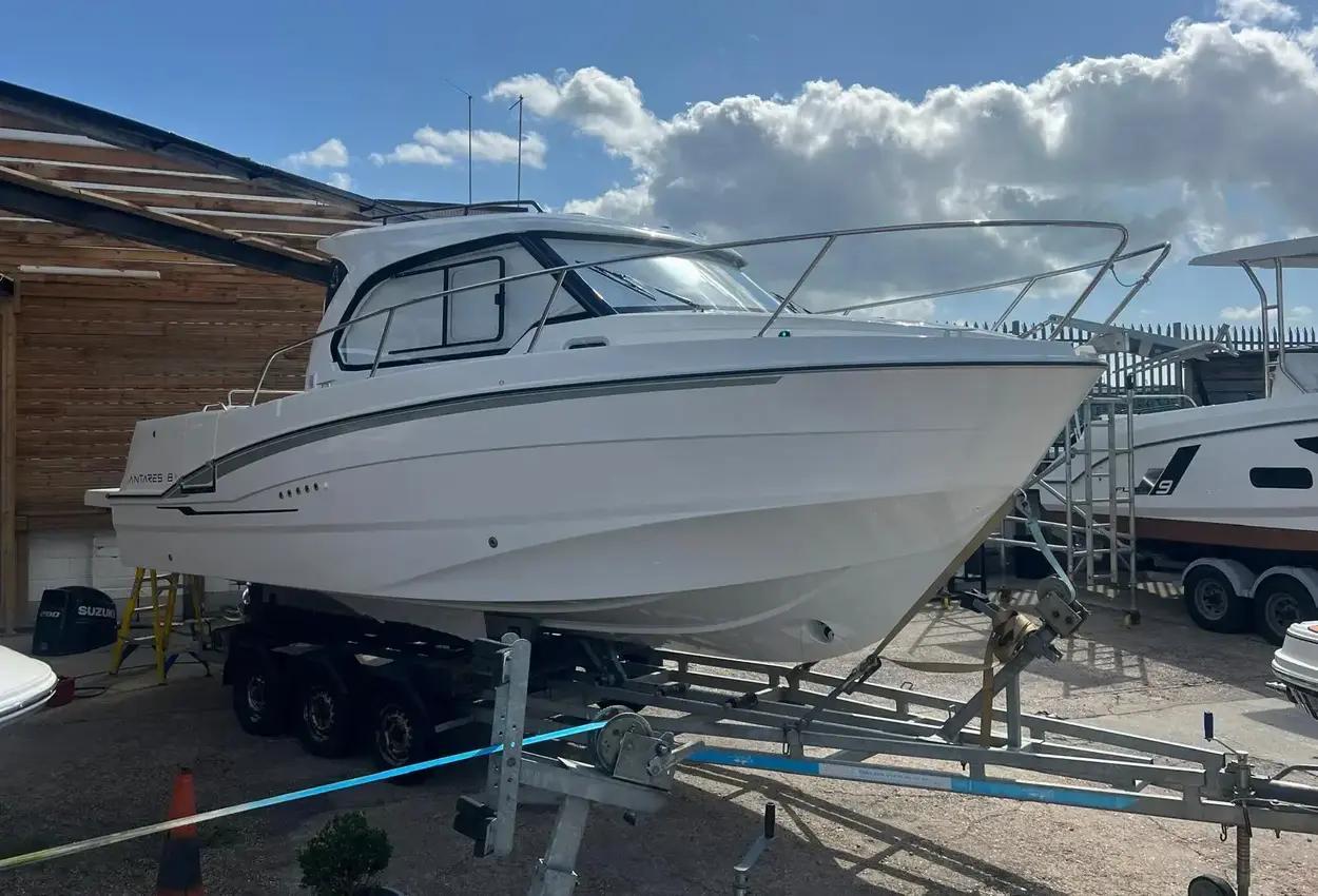 beneteau Antares 8