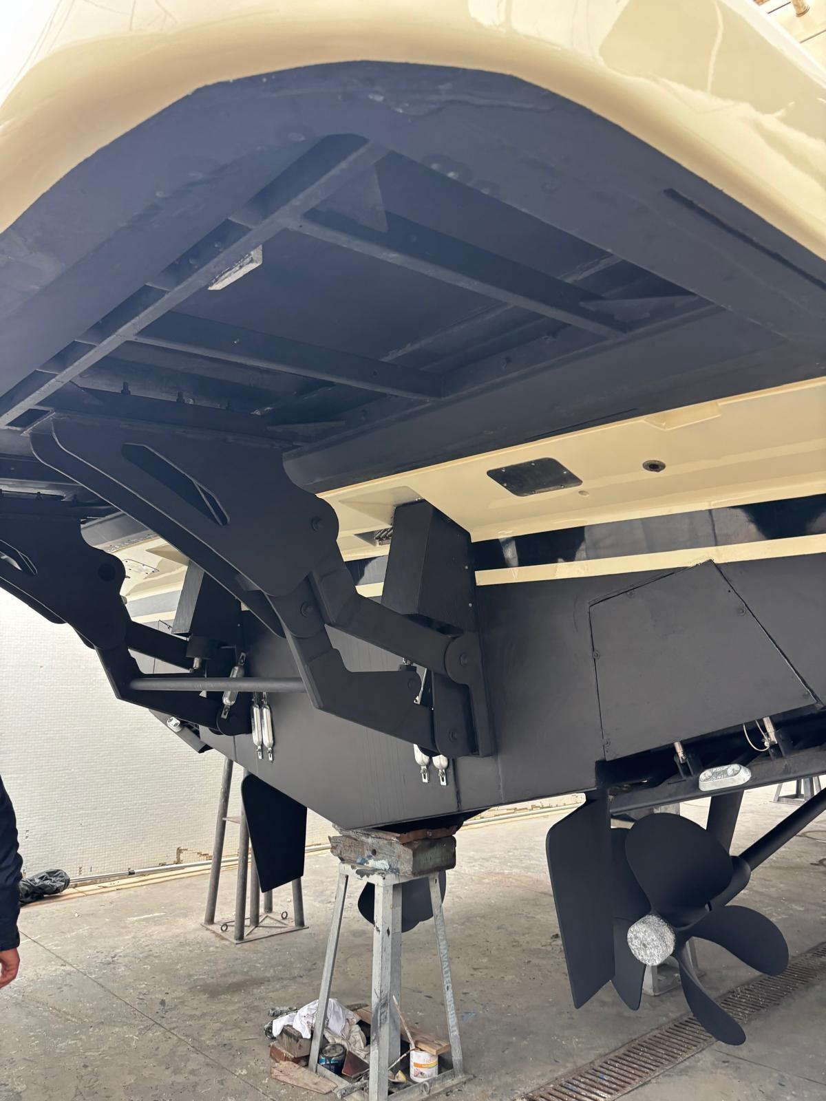 ferretti yachts Altura 690