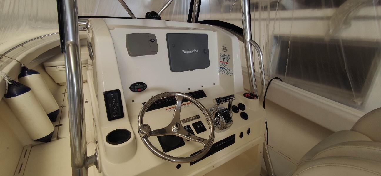 pursuit 3480 center console