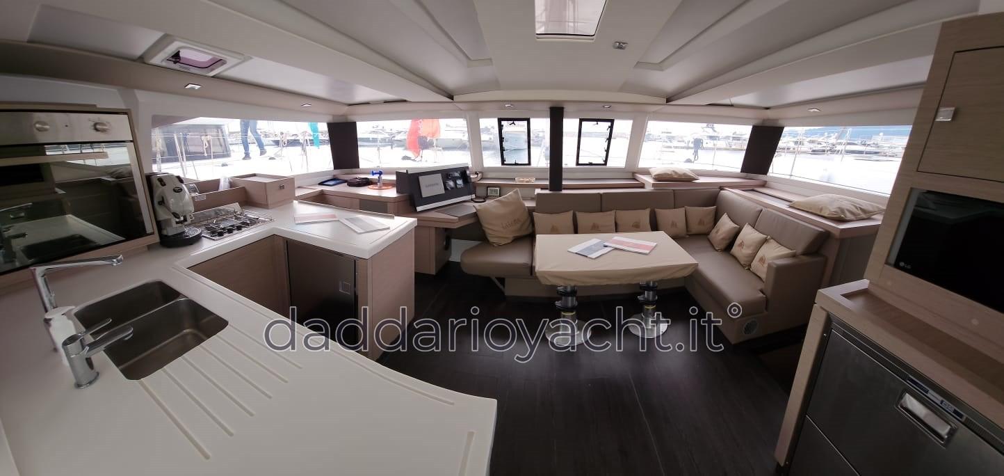 fountaine pajot Astréa 42