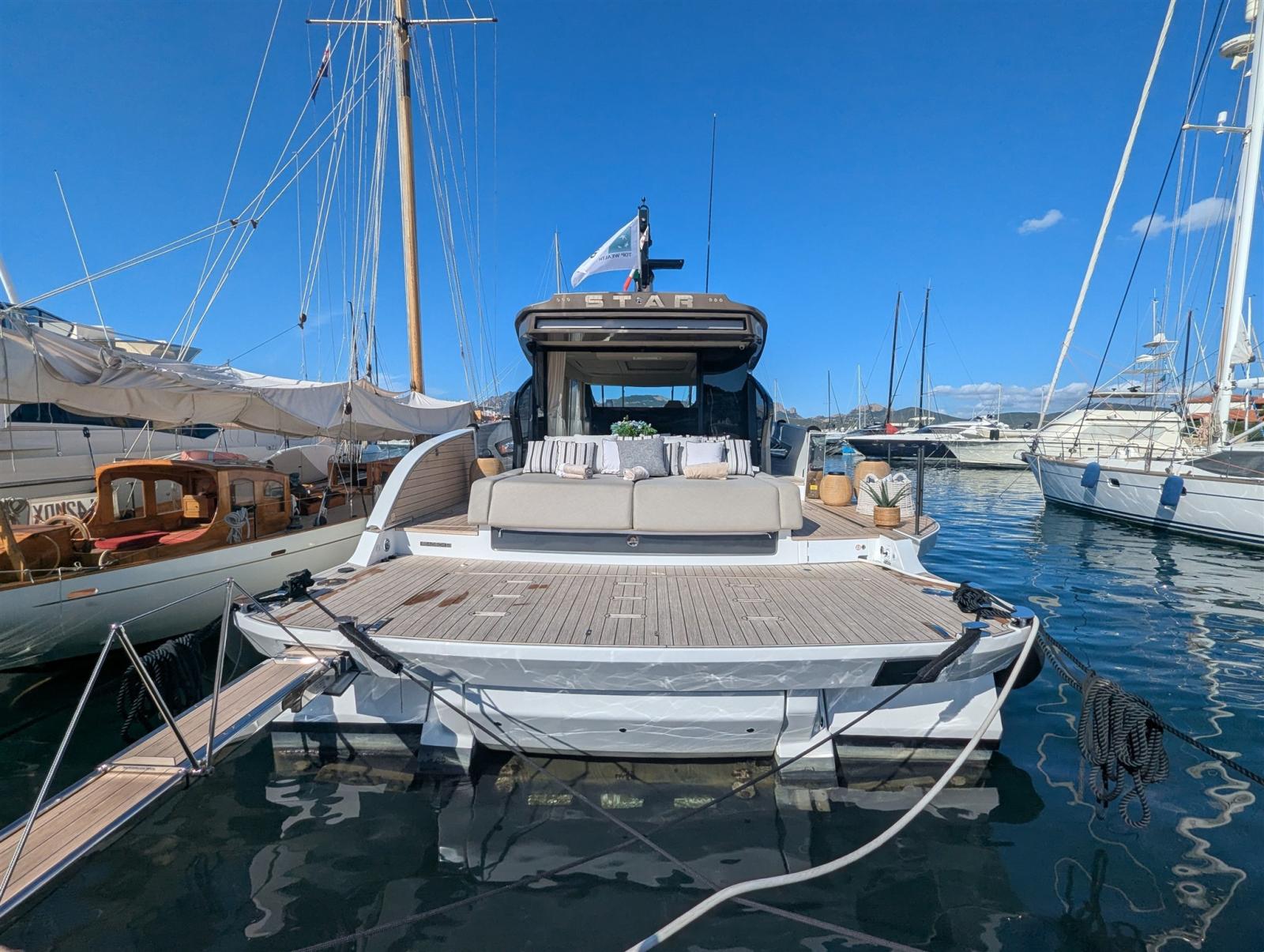 azimut Seadeck 6