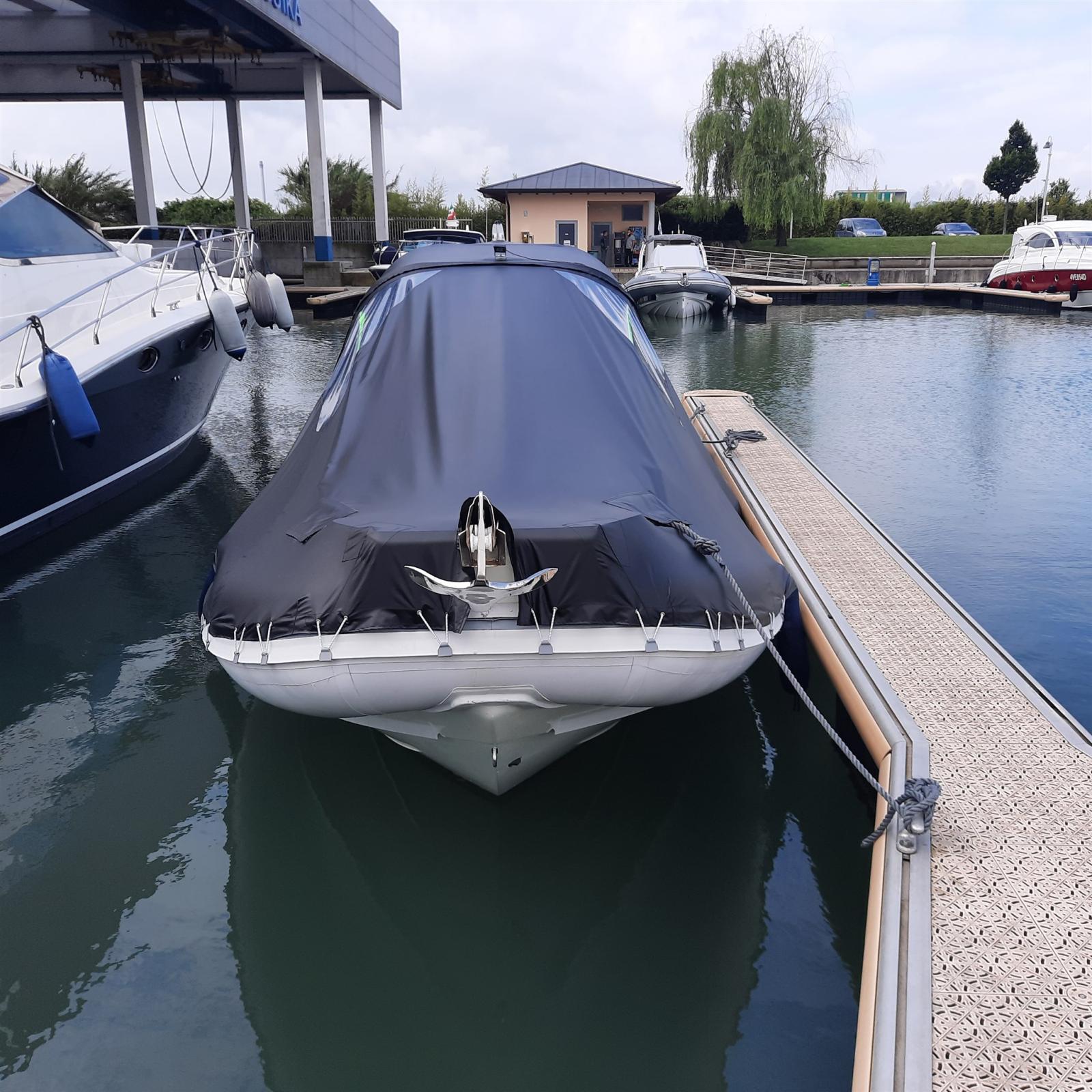 trimarine 770 cabin