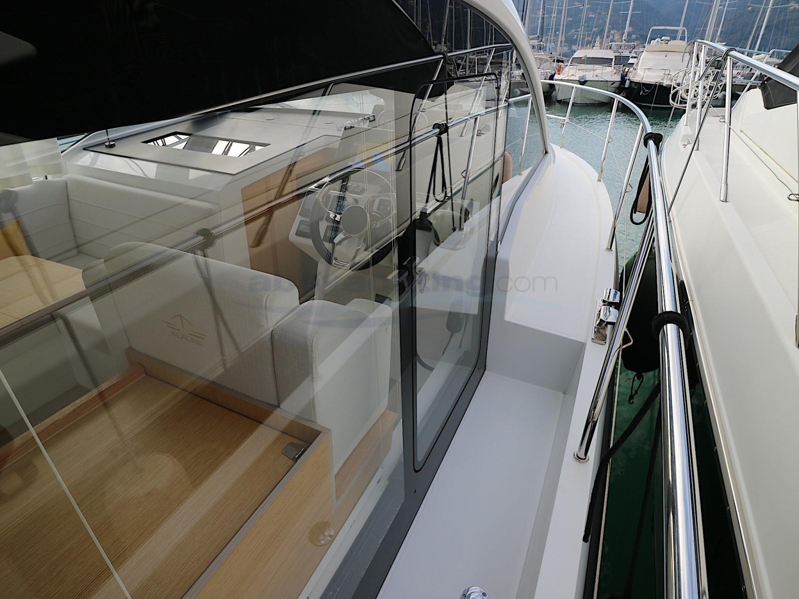 sealine yachts Sealine c330