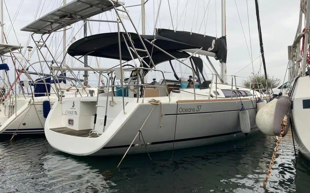 beneteau Oceanis 37 limited edition