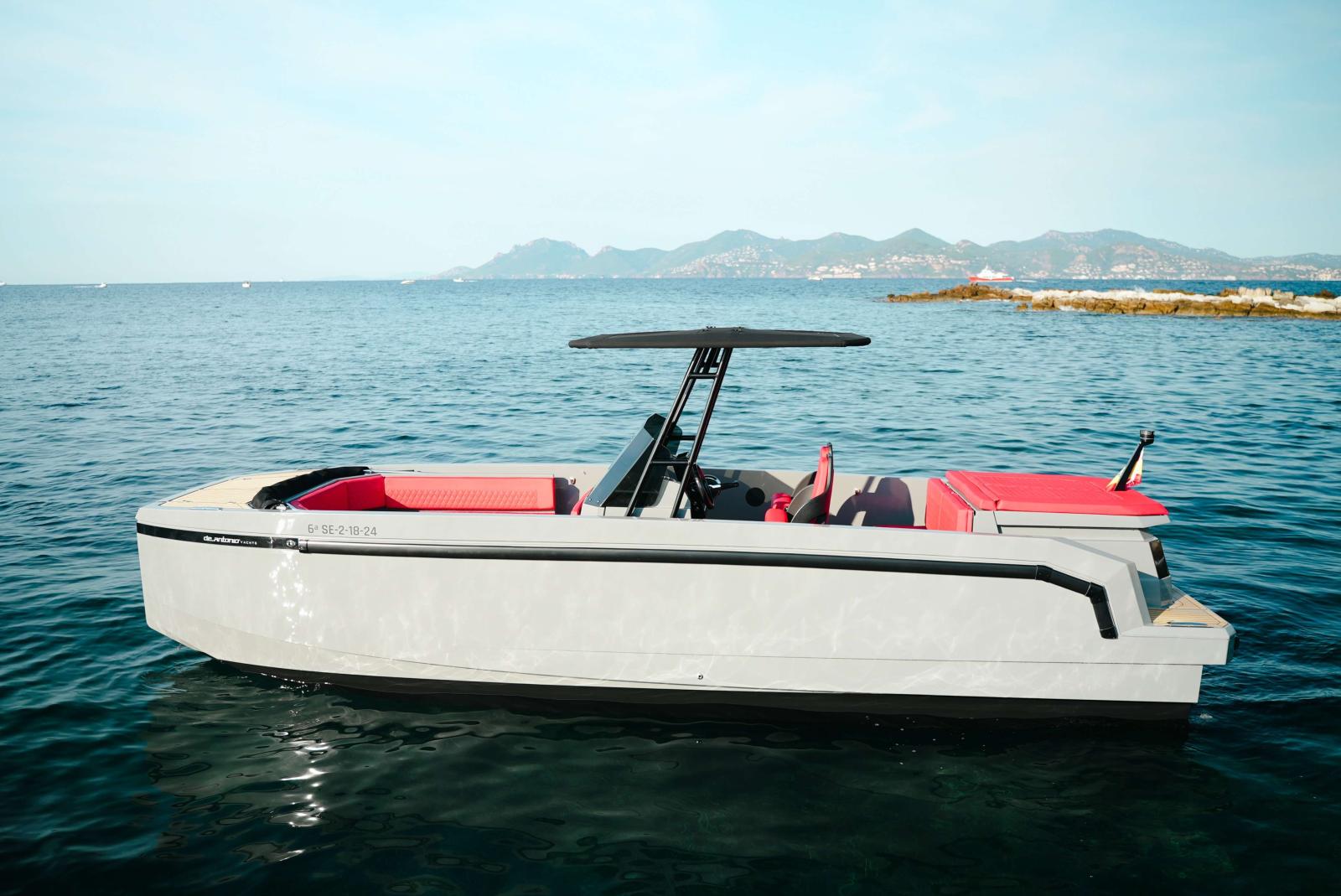 de antonio yachts D23