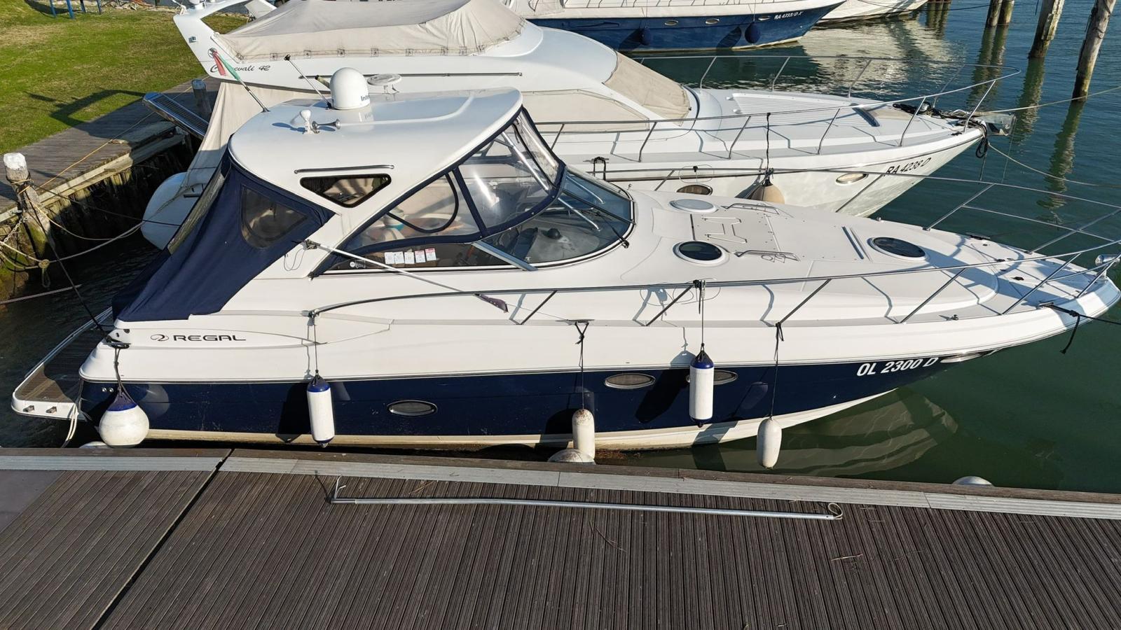 regal marine Commodore 3760