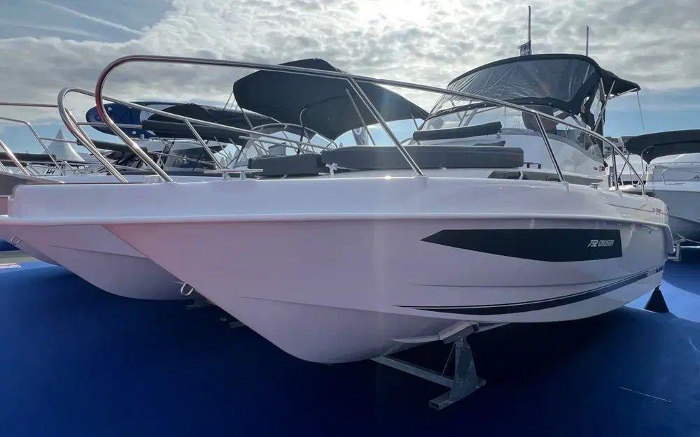 b2 marine Cap ferret 752 cruiser