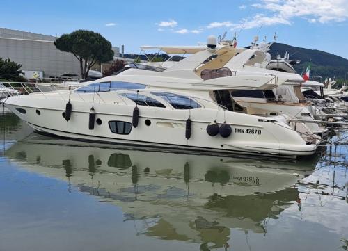 Azimut az 62 fly evolution