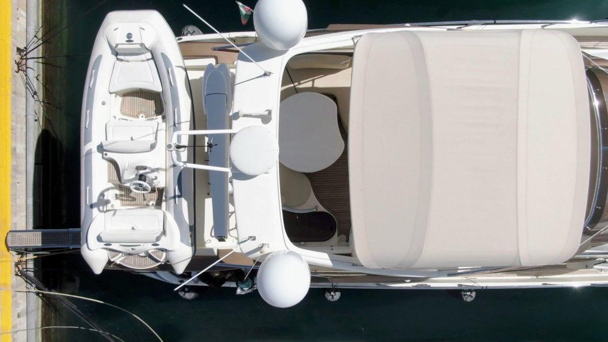 azimut 68e