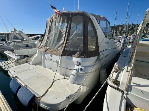 Cruisers yachts 3075