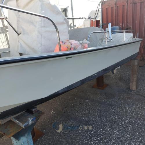 Boston whaler 17 montauk