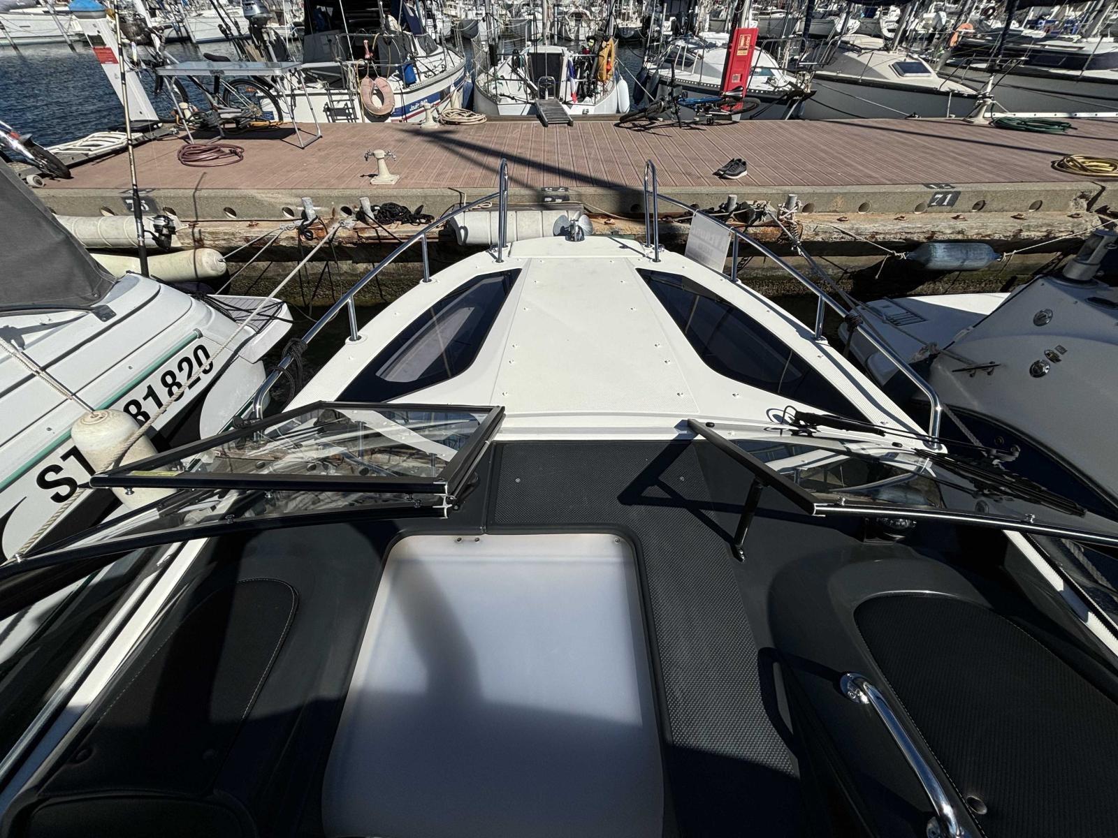 quicksilver Activ 755 cruiser