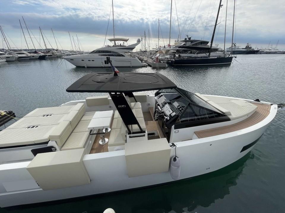 de antonio yachts D34 cruiser
