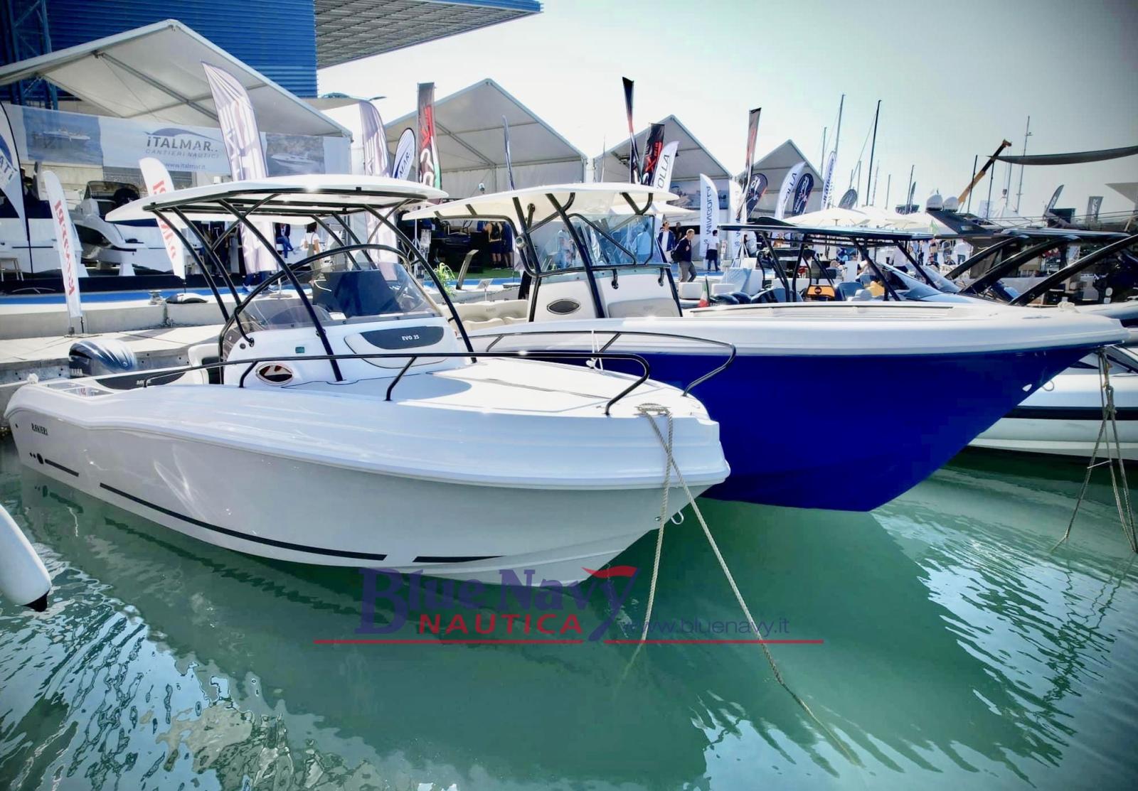 ranieri Evo 25 - cabinato di 7,55mt 2 postiletto