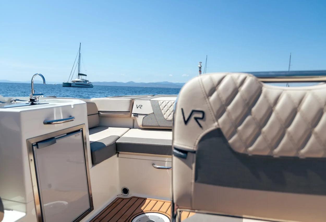 bayliner Vr6 cuddy