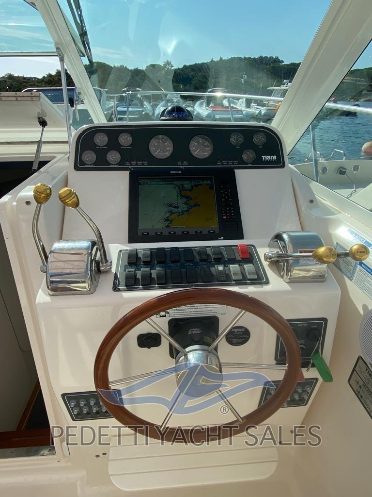 tiara yachts 2900 coronet