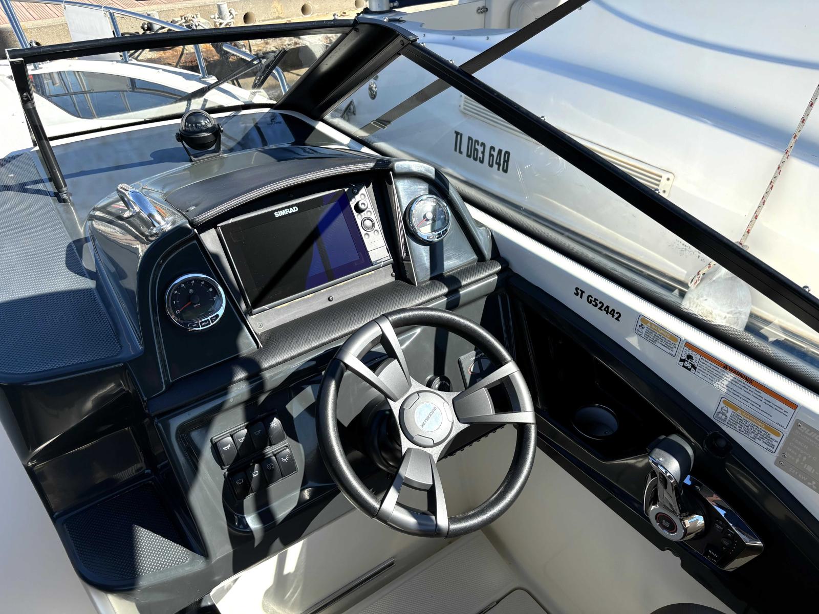 quicksilver Activ 755 cruiser