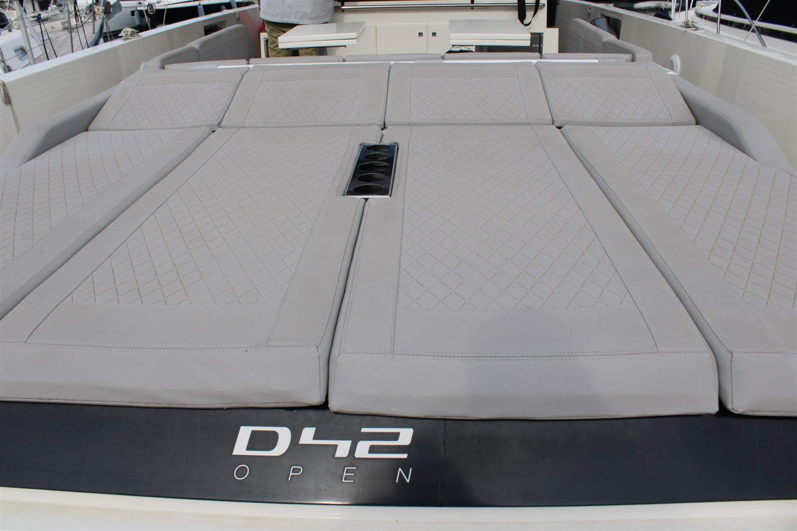 de antonio yachts D42 open