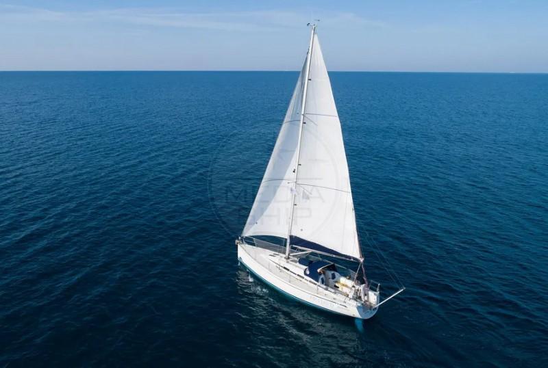bavaria yachts 38 match