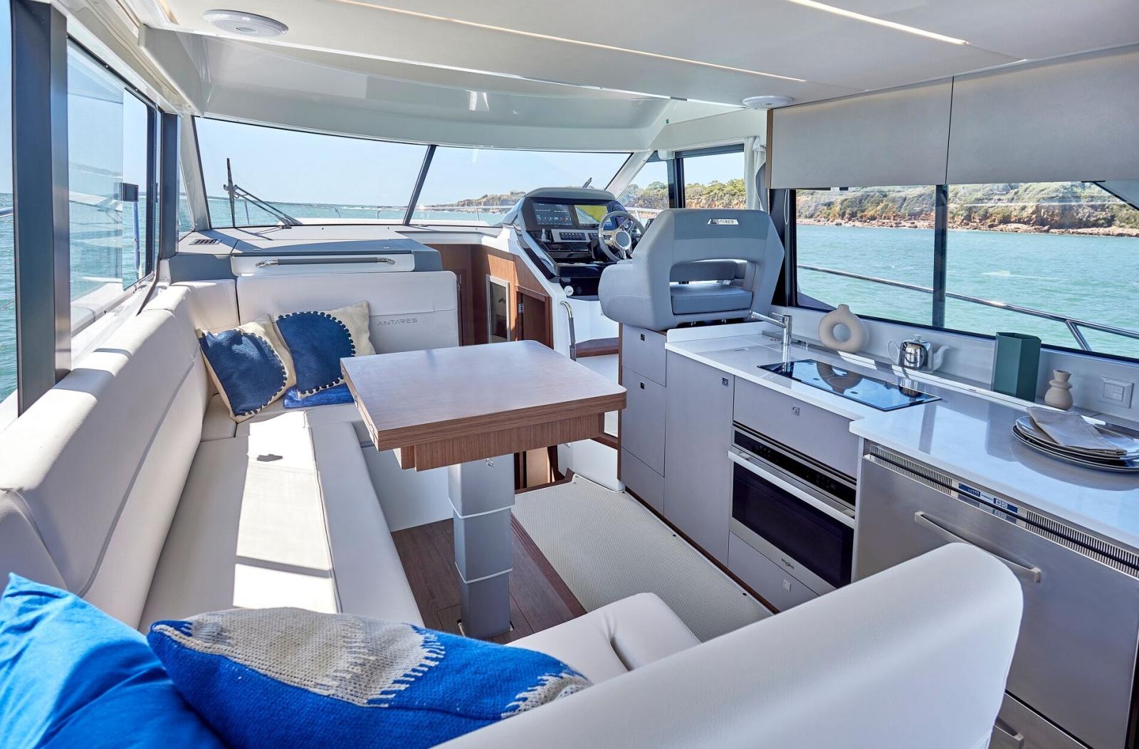 beneteau Antares 12 coupé