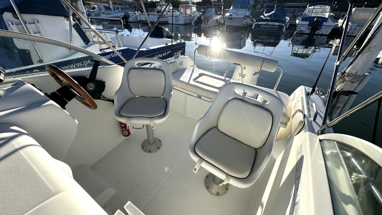 beneteau Flyer 570 cabin