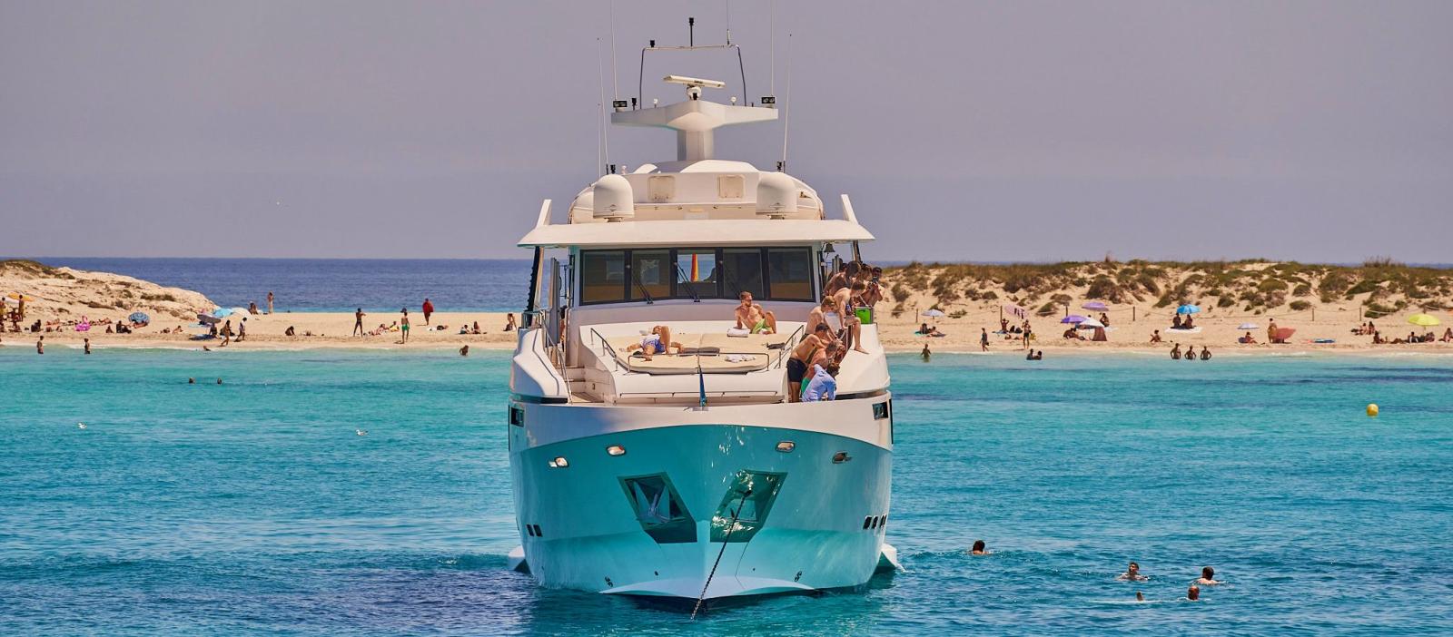 explorer yacht 92 pro 50 pax