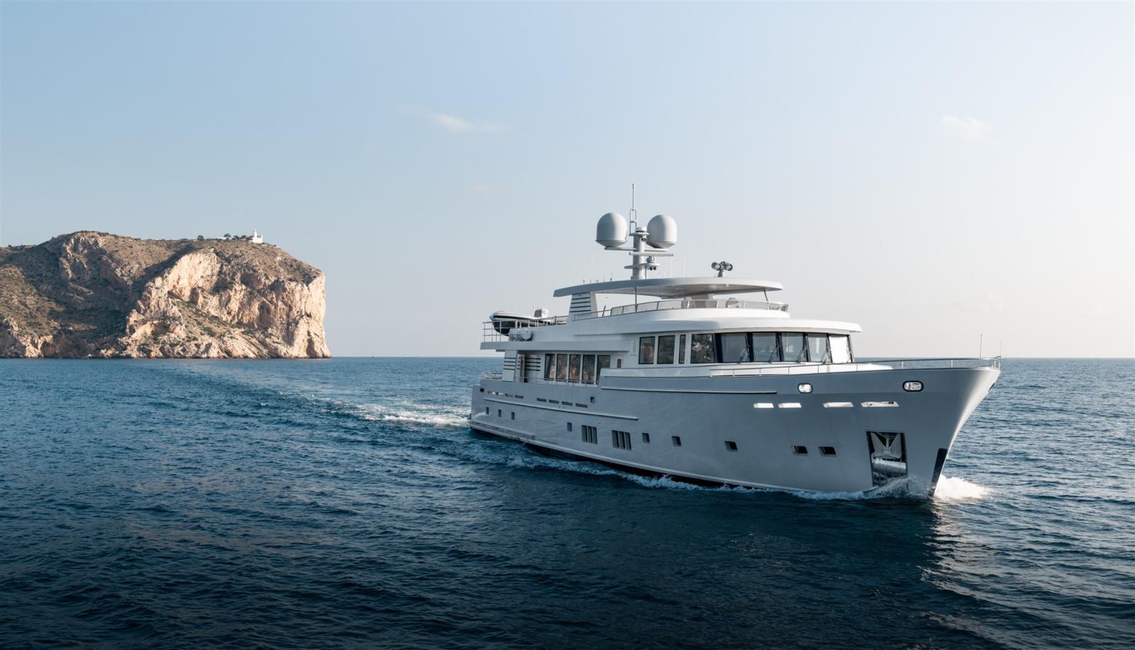 van der valk shipyard Custom explorer