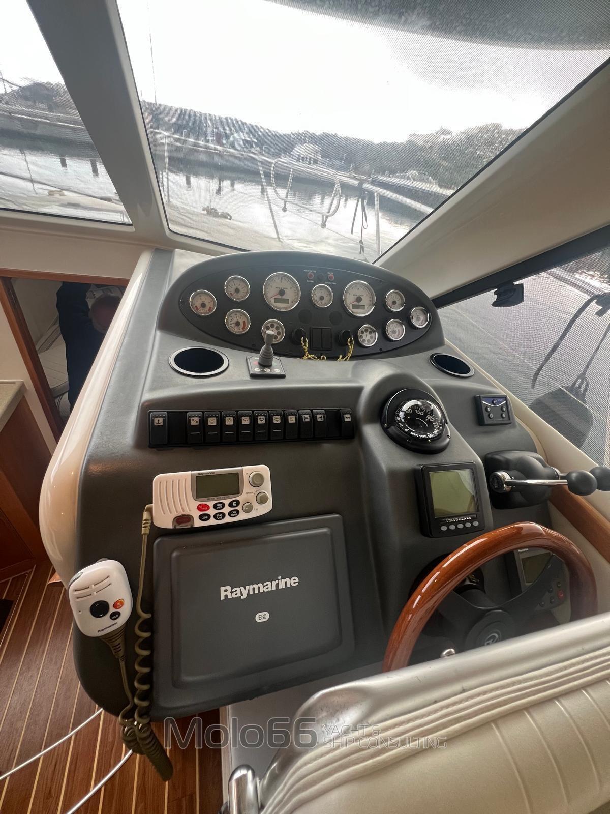 riviera marine 33 flybridge