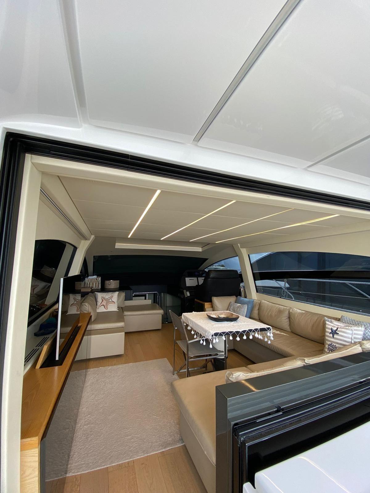pershing 70