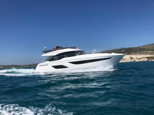 Bavaria yachts r55 fly