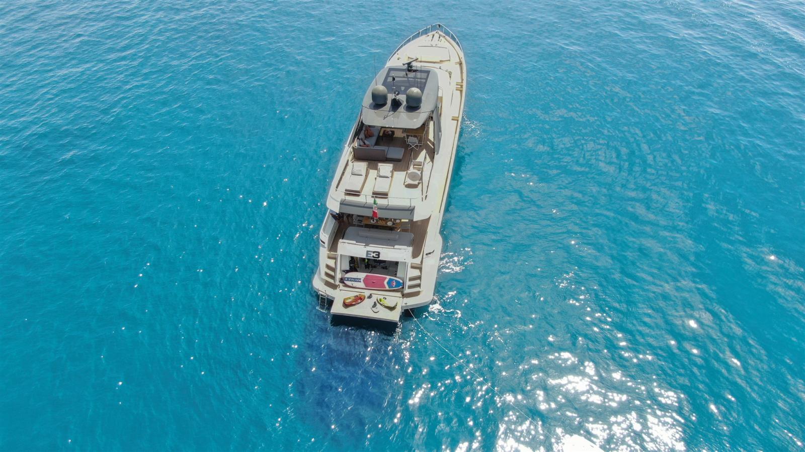 ferretti yachts 850