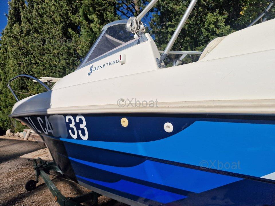 beneteau Flyer 550 cabin