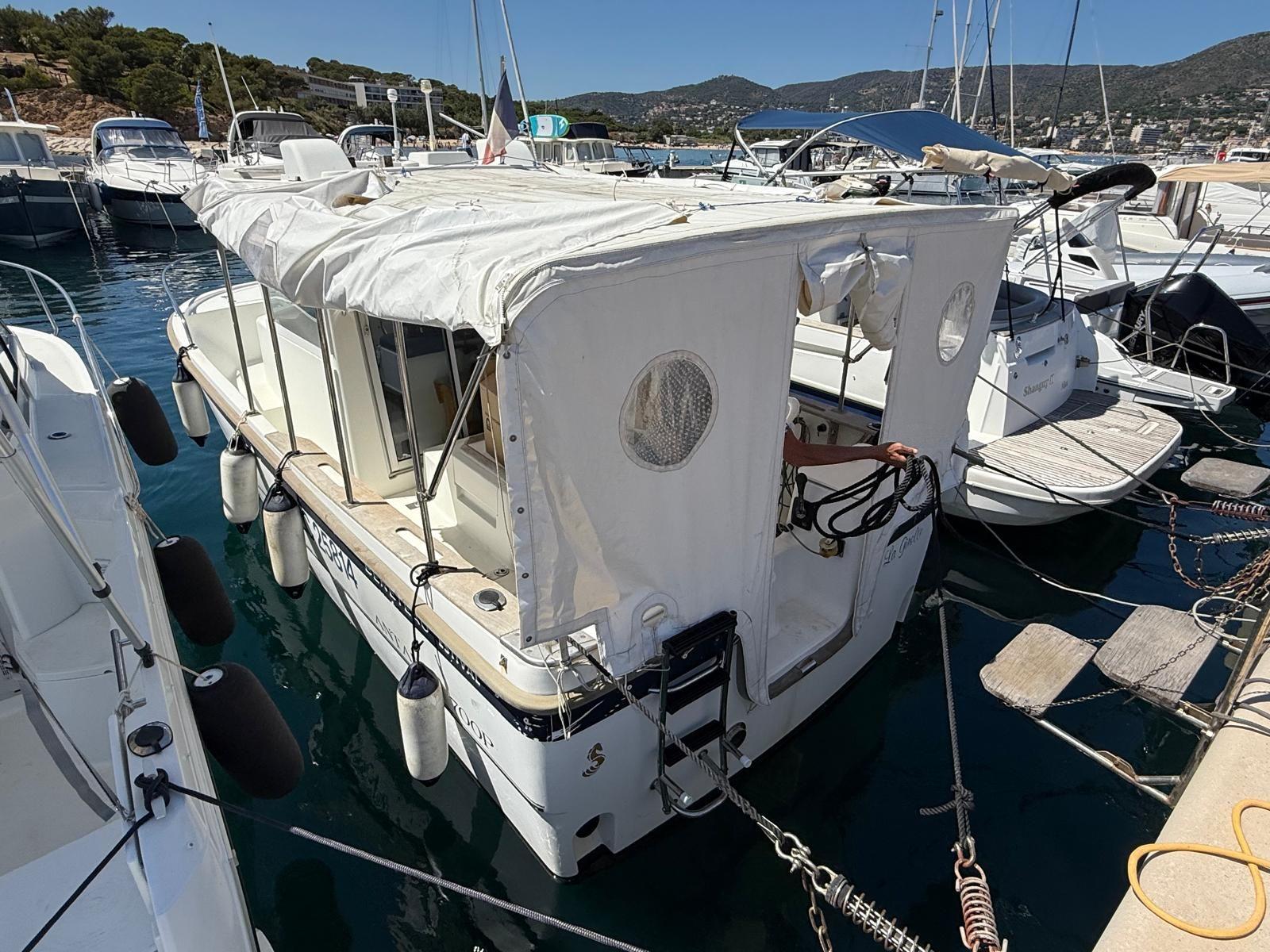 beneteau Antares 700
