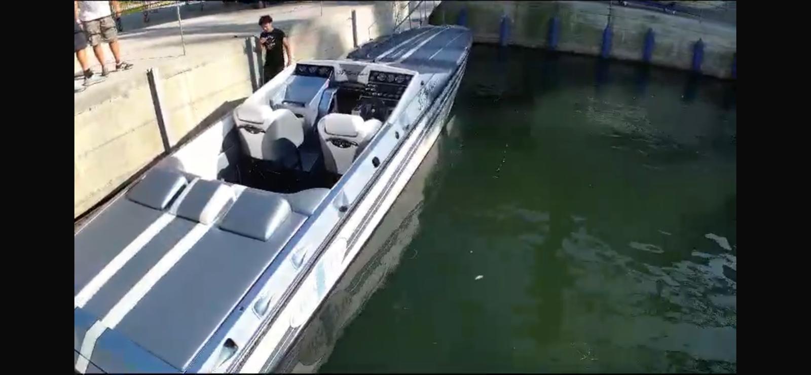 cigarette r.t. 38 top gun