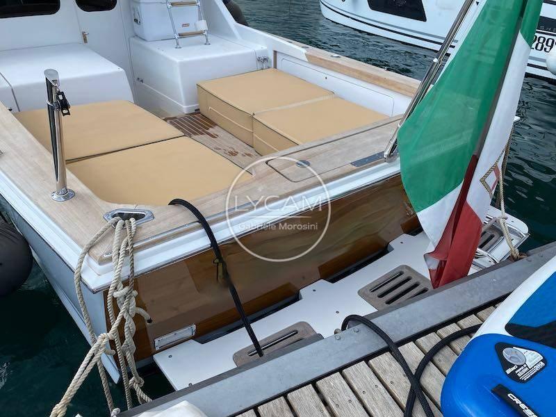 bertram yacht 31 fly