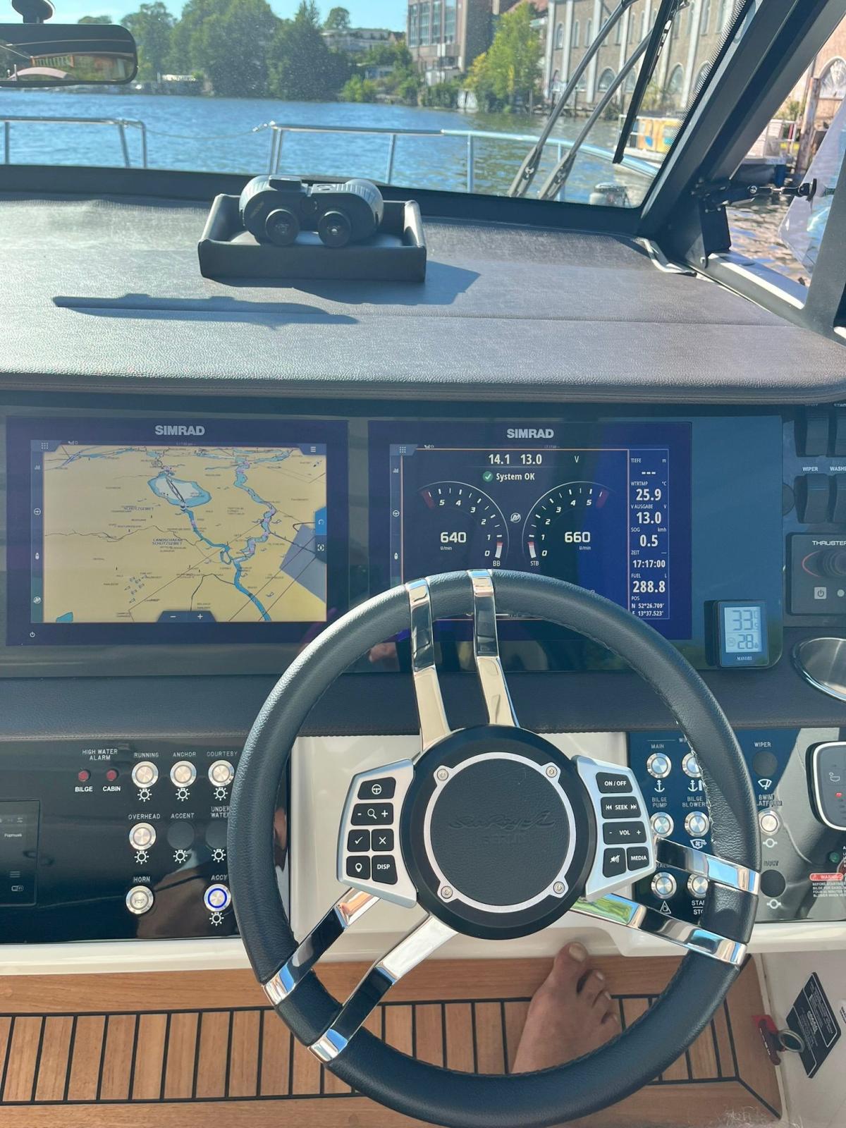 sea ray 320 sundancer coupe'