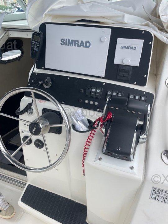 boston whaler Boston whaler 28 outrage