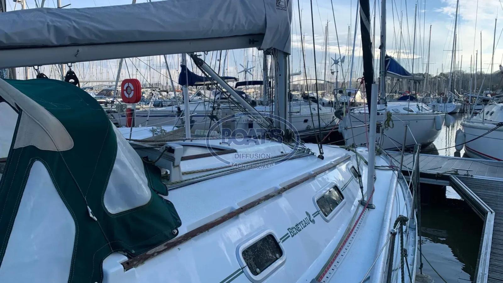beneteau Oceanis 300