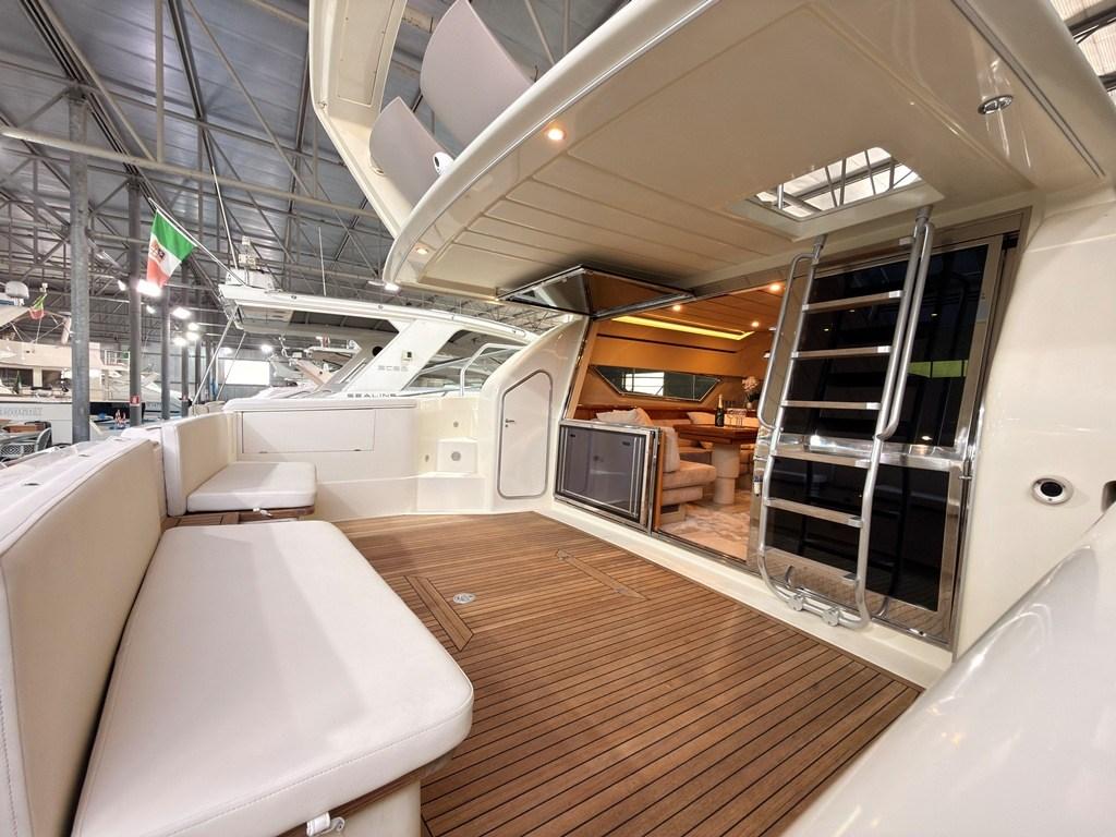 ferretti yachts 165 fly