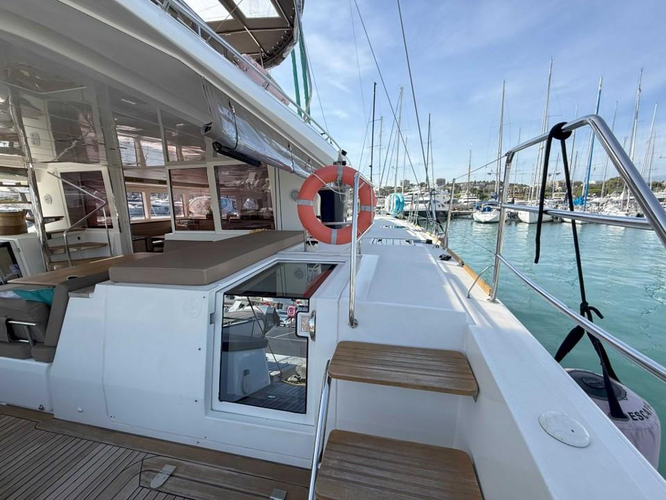 lagoon 560