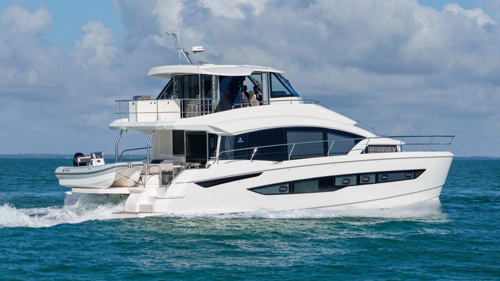 aquila 54 yacht