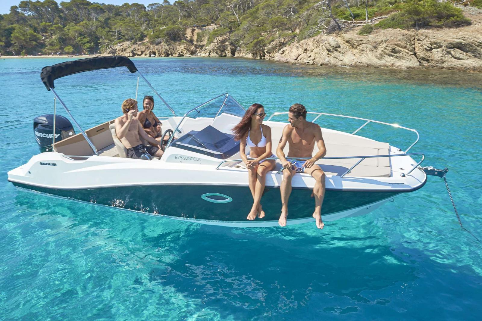quicksilver Activ 675 sundeck