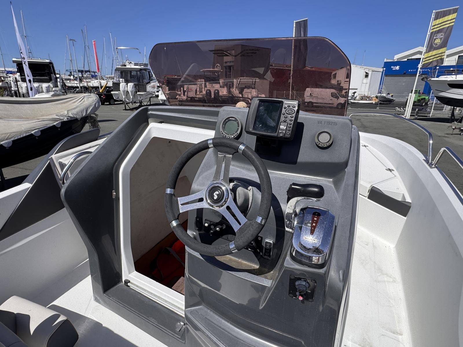 beneteau Flyer 6 space deck