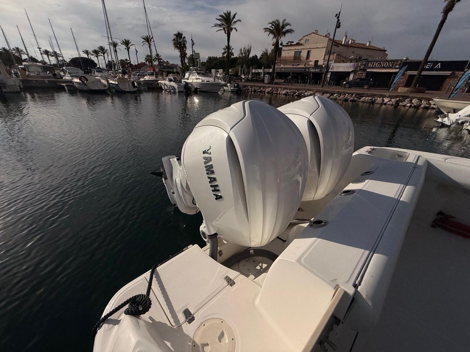 boston whaler 320 outrage